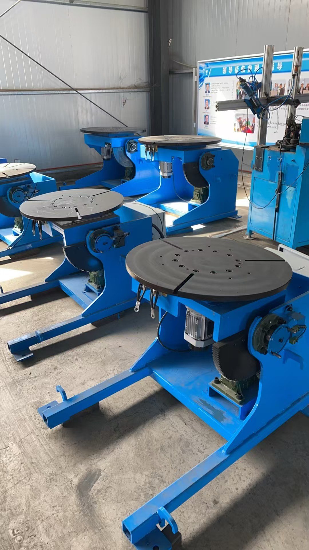 Welding positioner factory stock