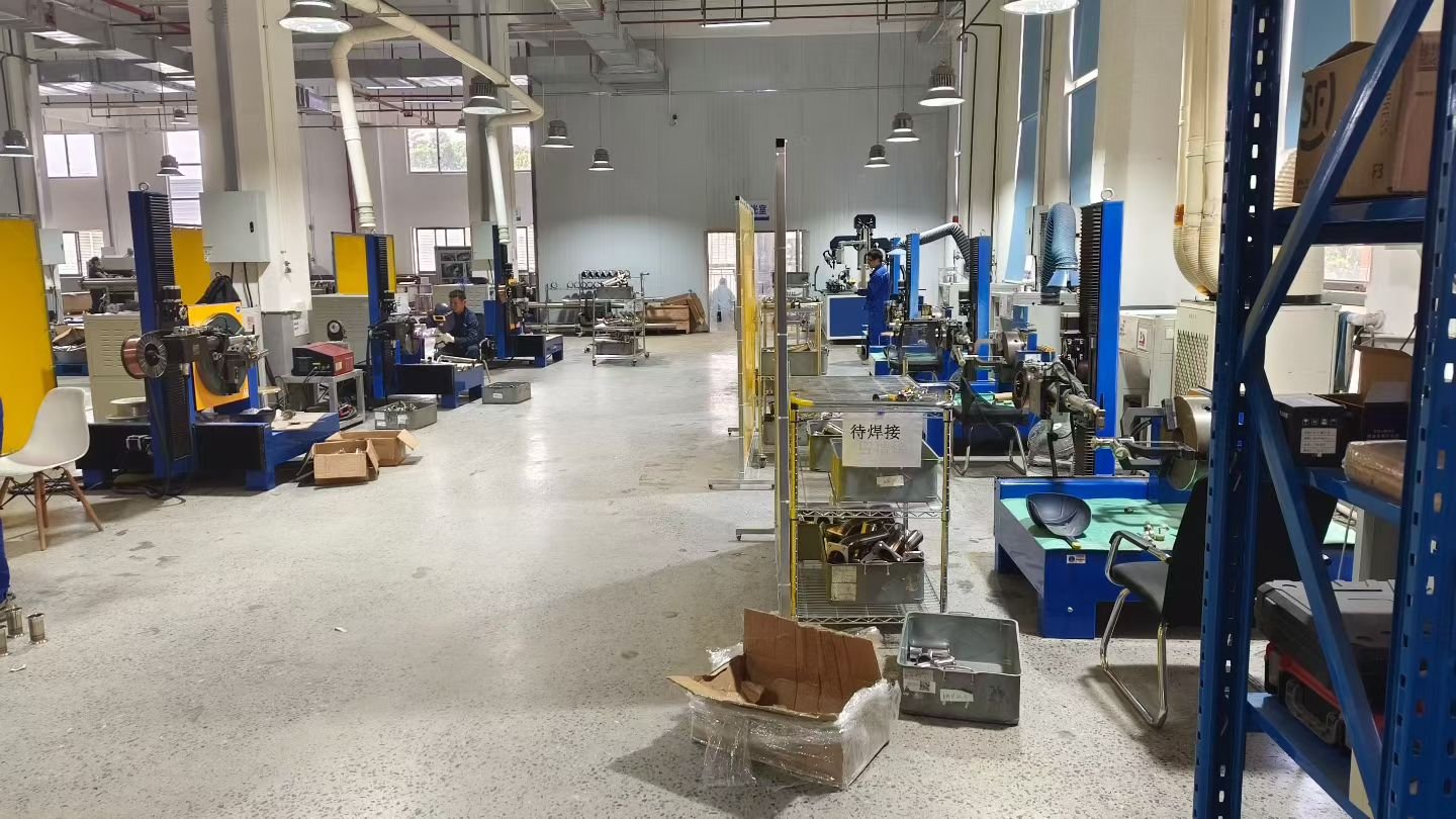 Smart welding factory equipped with automatic pipe welding machines for digital manufacturing