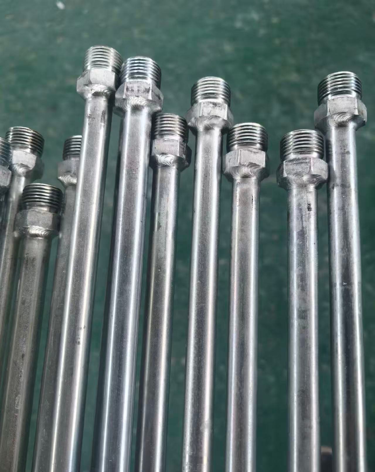TIG welded threaded fittings on hydraulic tubes