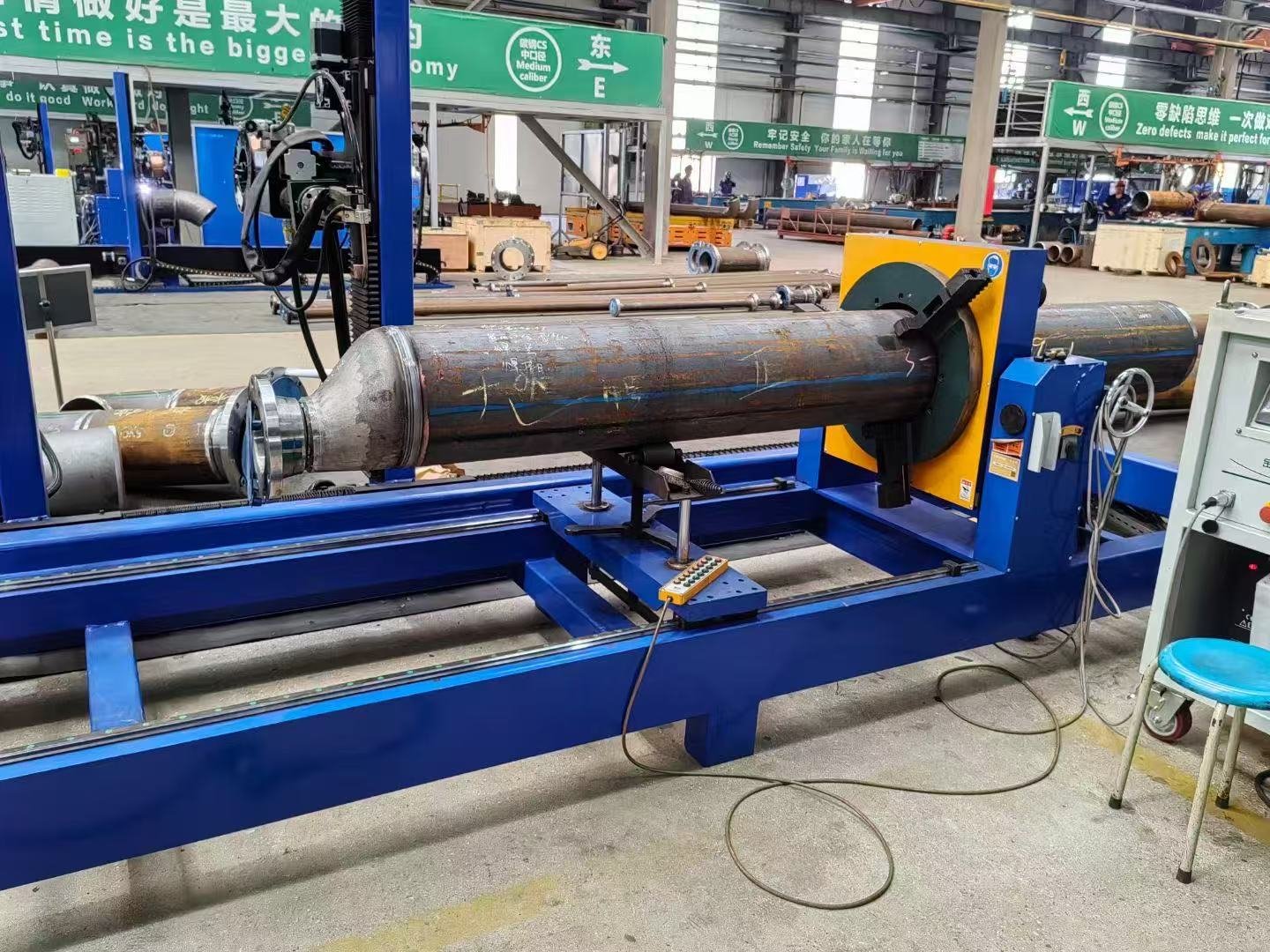 Automatic Welding Center for large pressure pipe spool fabrication