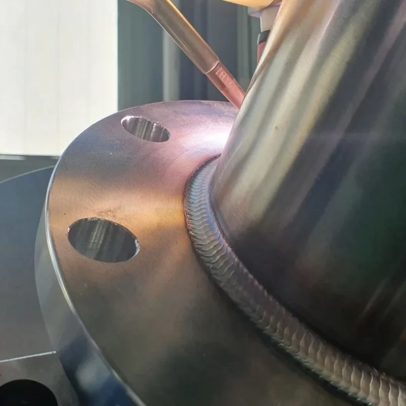 Automatic weld-neck flange butt welding