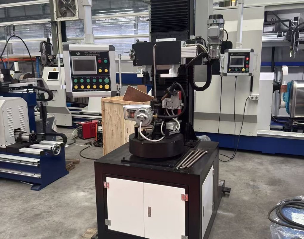 Hydraulic tubes with threaded end fittings for automatic TIG welding