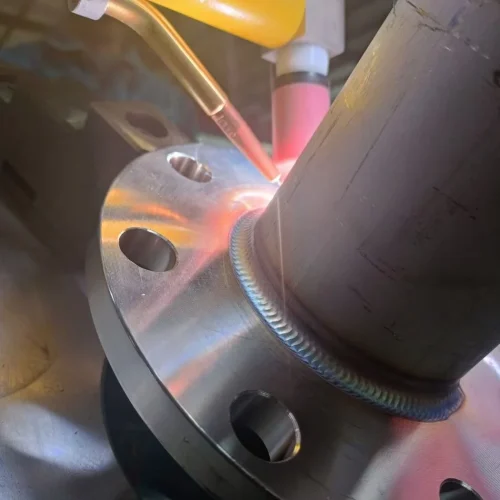 Pipe-to-flange circumferential fillet weld